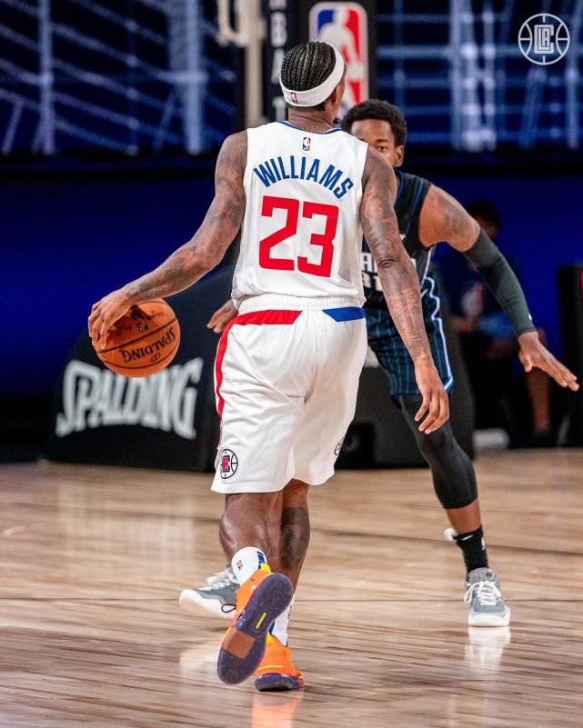 包含帕纳辛奈科斯集结日手感冰凉；志在欧超杯名次提升；底气十足；控场能力成焦点的词条