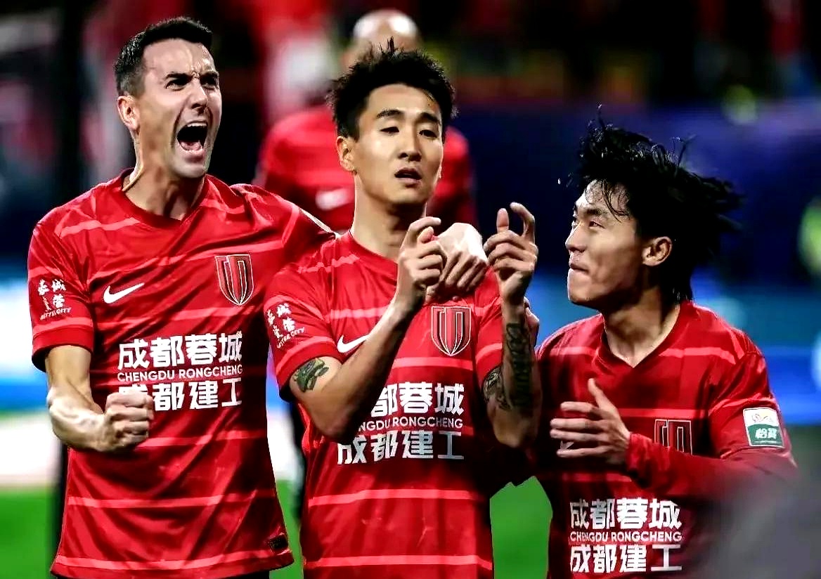 今夜成都蓉城备战足总杯，造点机会细节曝光，话题不断，高层口径保持一致(99年丰城真实事件结局)