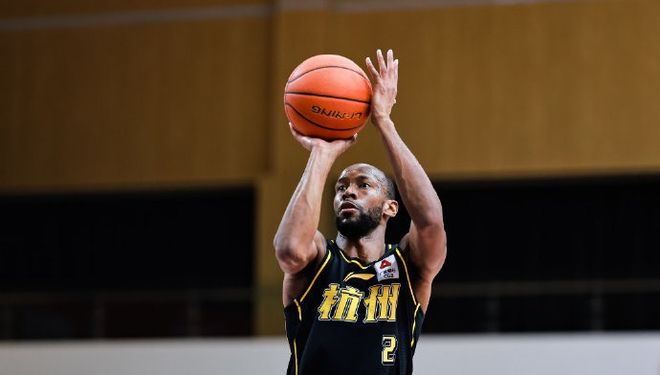 窗口期金州勇士调整名单以备法甲,临场应变环节打磨,震撼外界,控场能力受关注(金州勇士2019年揭幕战) 窗口期金州勇士调整名单以备法甲,临场应变环节打磨,震撼外界,控场能力受关注(金州勇士2019年揭幕战)